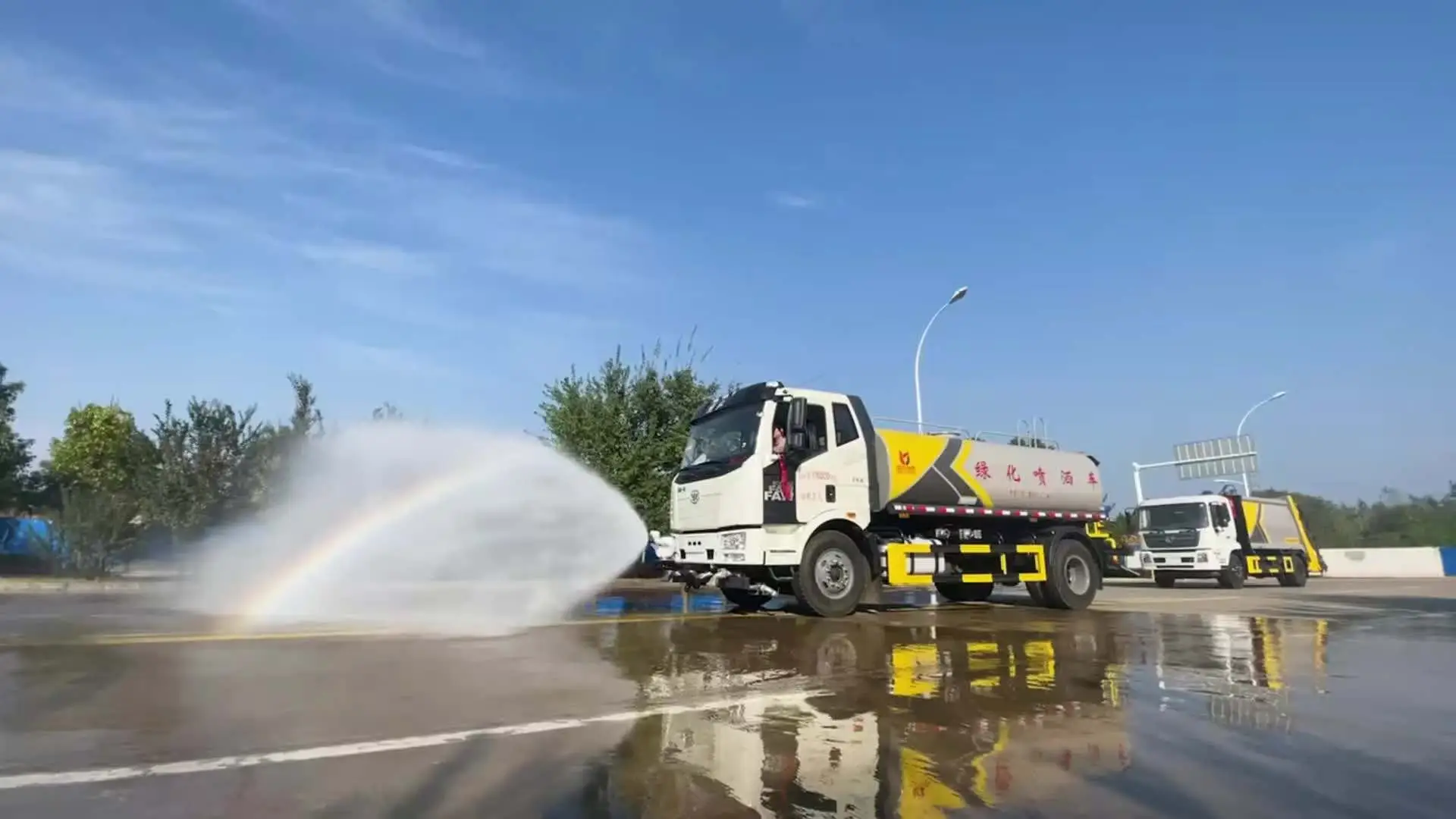 臺州灑水車出租公司、霧炮車租賃價格、支持日租月租長期臨時均可、提供24小時響應(yīng)